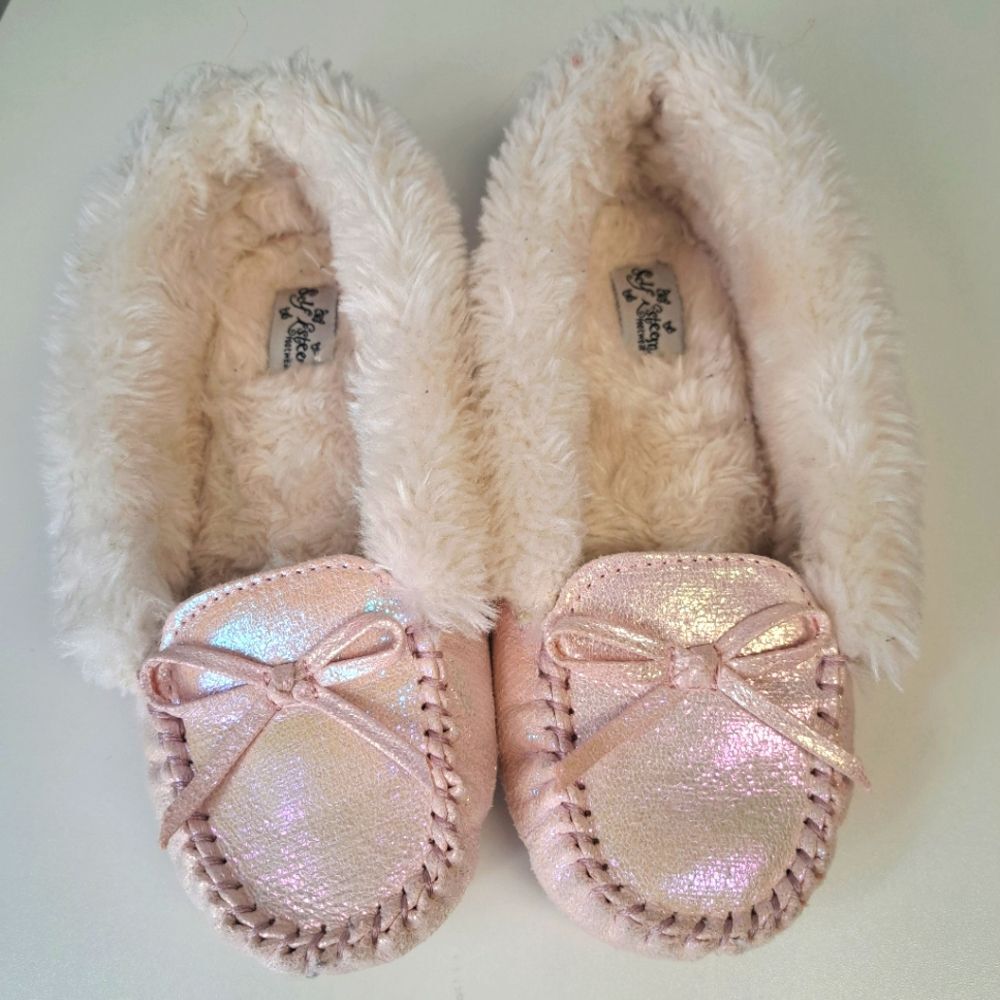 Pink Metallic Sparkle Moccasin Slippers fur lined